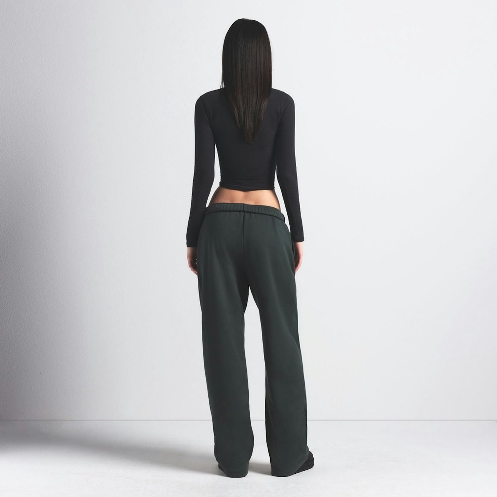 SKIMS COTTON FLEECE CLASSIC STRAIGHT LEG PANTS SPRUCE S M - Picture 2 of 7